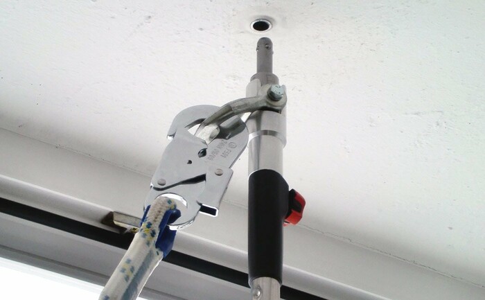 Foto vom über Kopf Einsatz der Teleskopstange ABS-Lock I TelePole